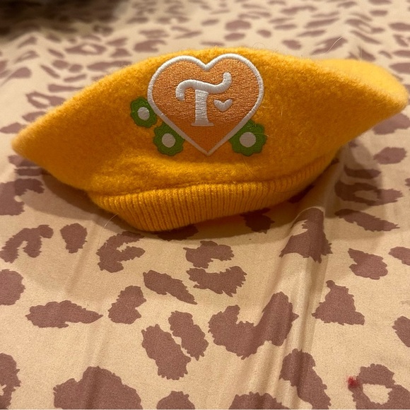 Trixie Cosmetics Beret. - Picture 9 of 13